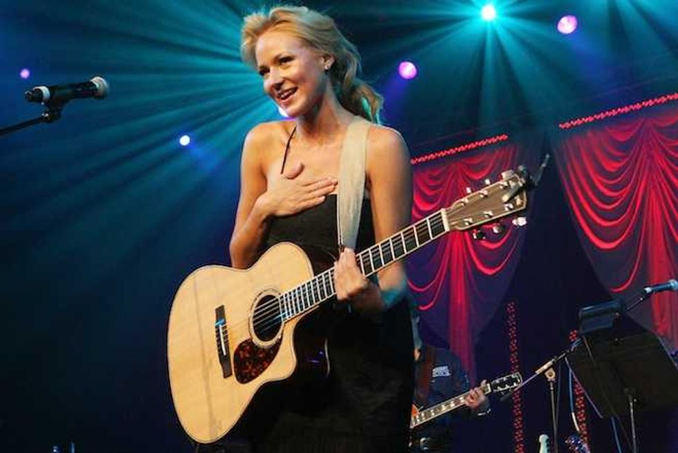 From Jewel to Jim Carrey: 17 Celebrities Who Have Famously Lived Out of Their Car
