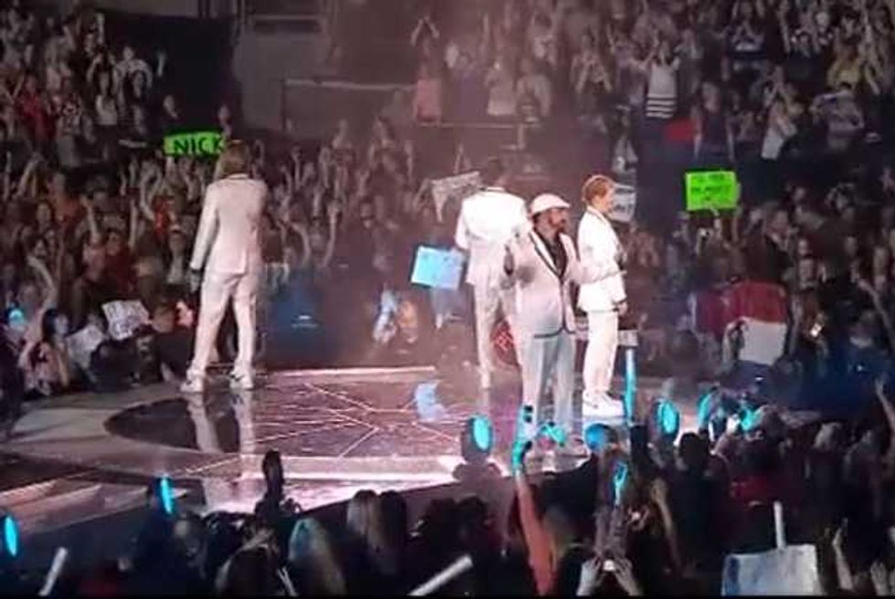 Backstreet Boys Pay Tribute To One Direction