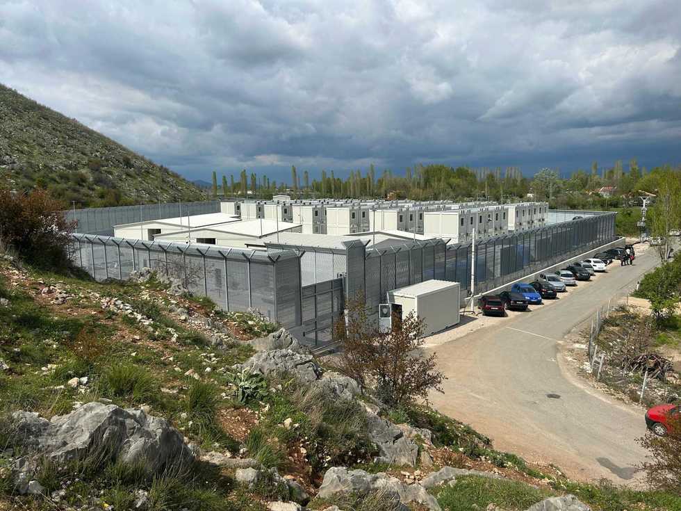 L’avvocato della Ue spinge i migranti in Albania