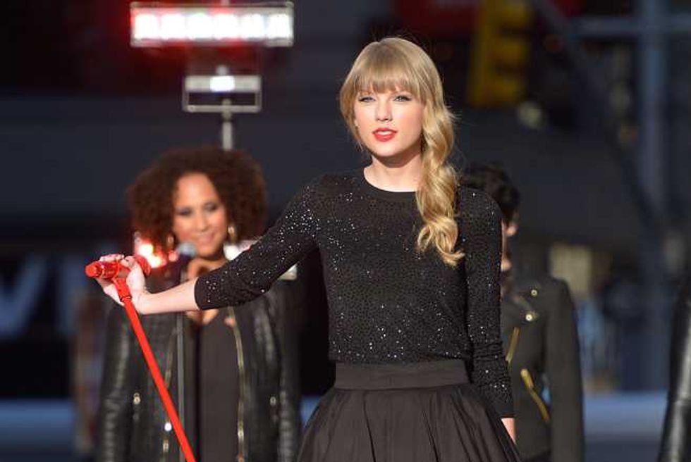 A Little Breakup Won't Stop Taylor Swift From Schmoozing with The Kennedys