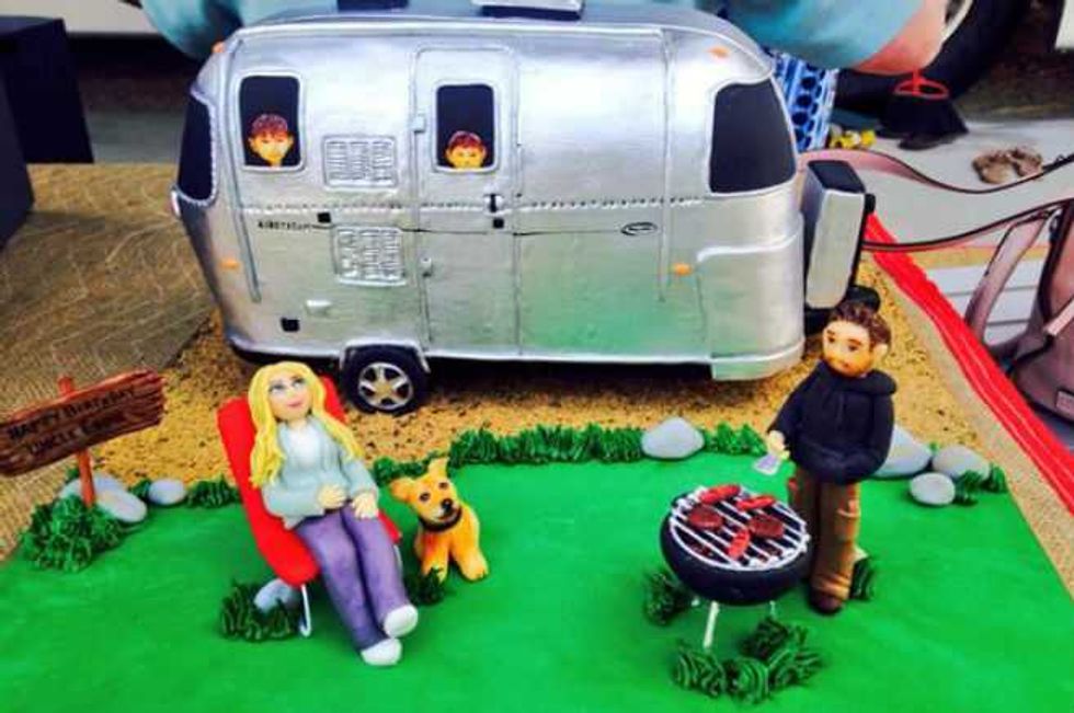 LeAnn Rimes' Birthday Cake For Eddie Cibrian Is SO CREEPY