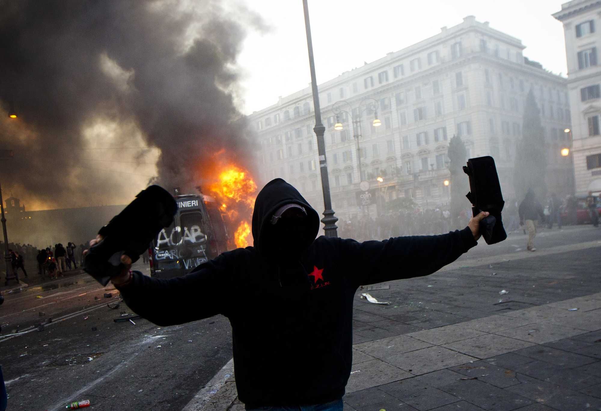 Stretta su lame e cortei violenti. Punto per punto, ecco le novità del decreto Sicurezza