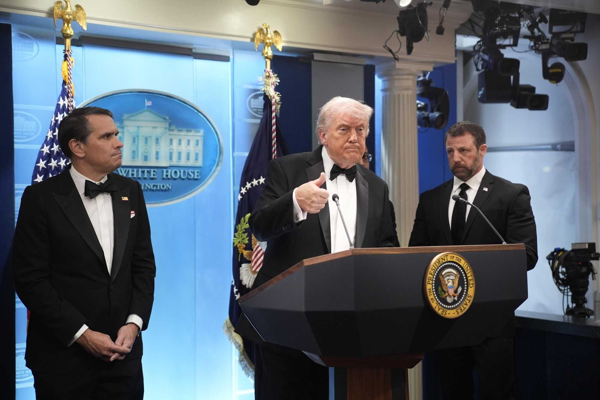 Donald non molla: «Voglio l’uranio». Ma ora Teheran scarica i pakistani