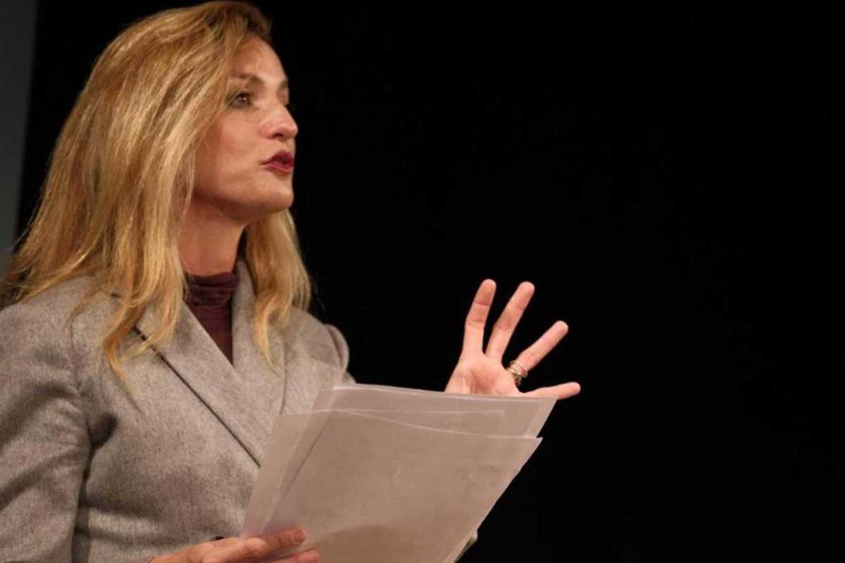 La Fenice incenerisce Beatrice Venezi: «Stop collaborazioni, offese all’orchestra»