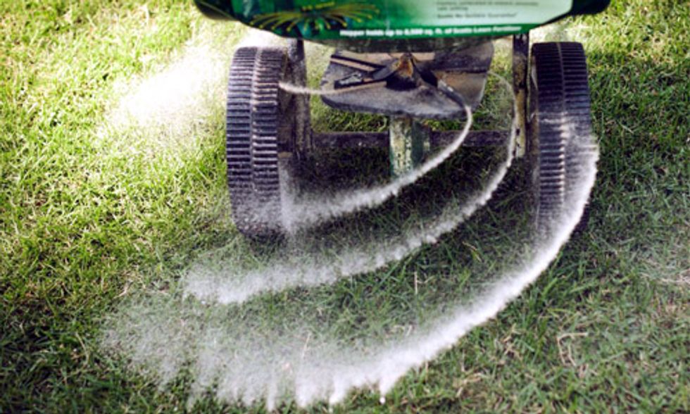 8 Disturbing Facts About Monsanto's Evil Twin—The Chemical Fertilizer Industry