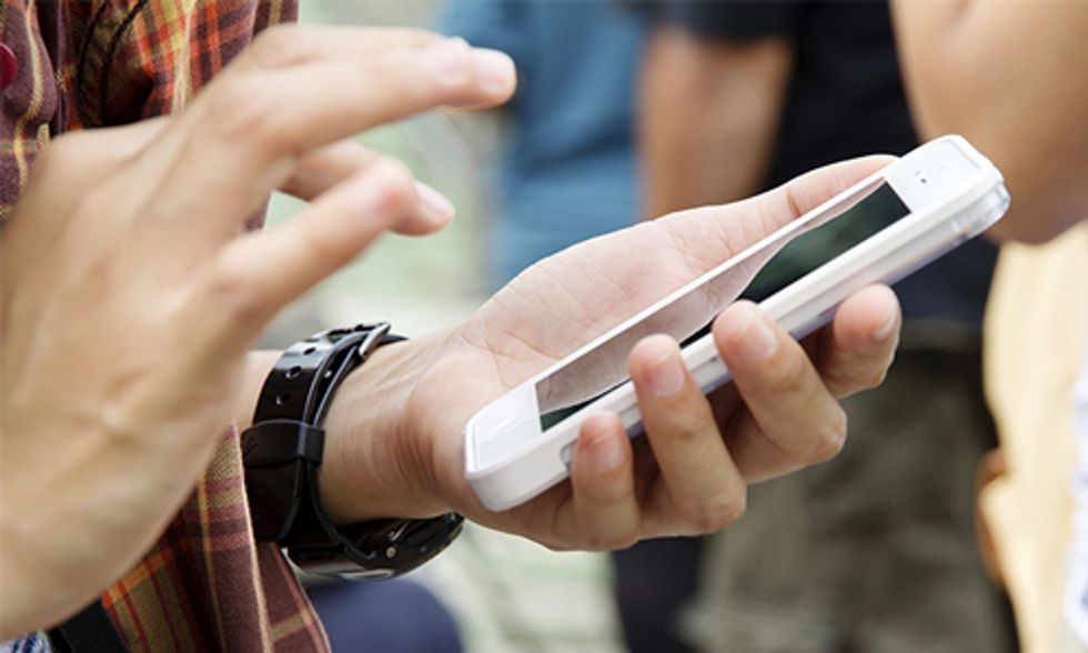 Landmark Federal Study Links Cell Phone Radiation to Brain Cancer