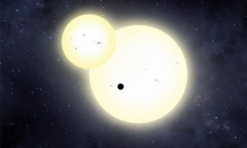 NASA Finds Enormous Planet 3,700 Light Years Away