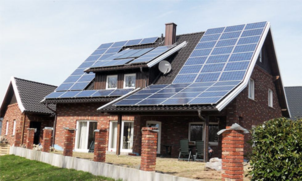 David Suzuki: Feed-In Tariffs Accelerate the Renewable Energy Revolution