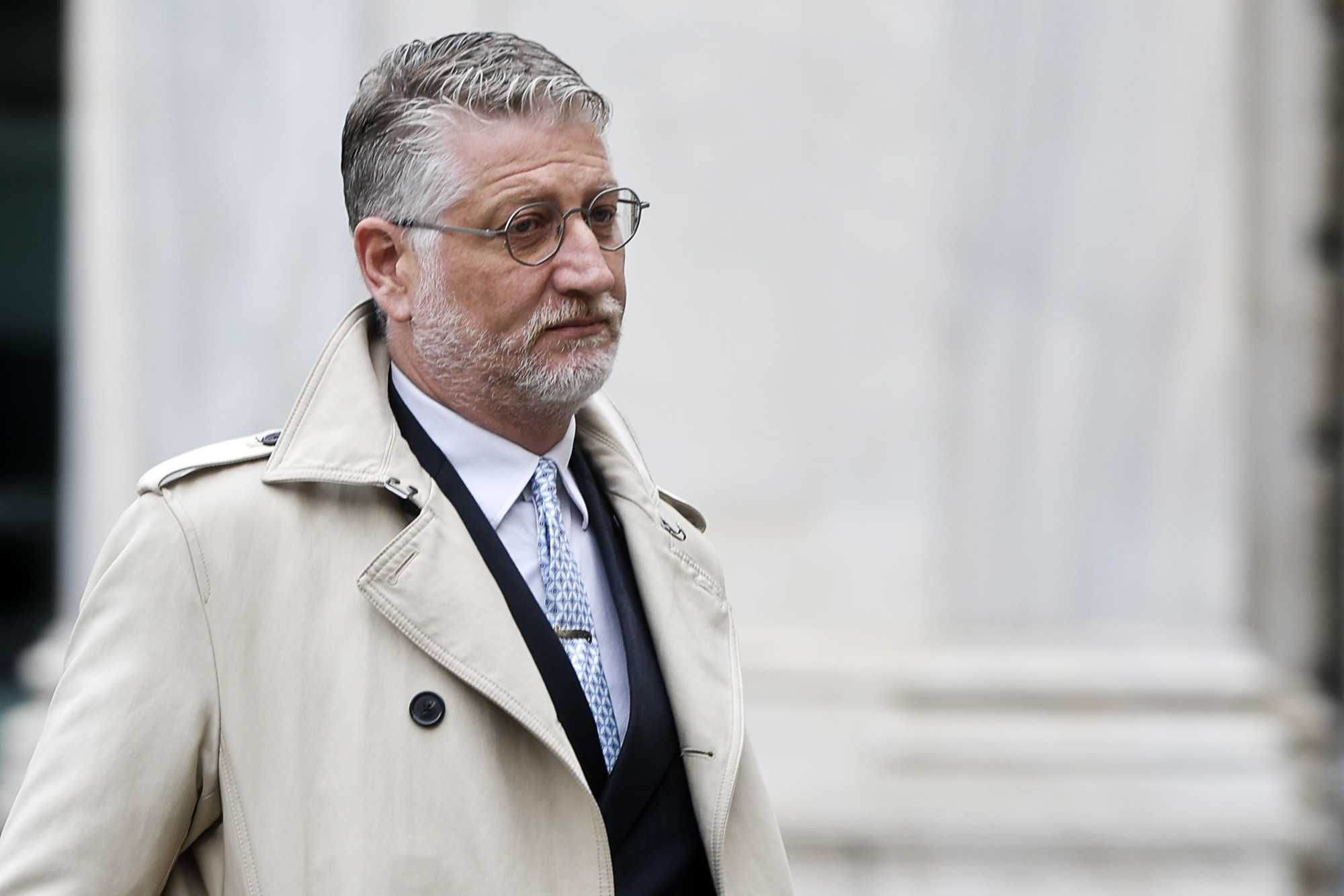 Il colonnello Giuli invia gli ispettori alla Biennale