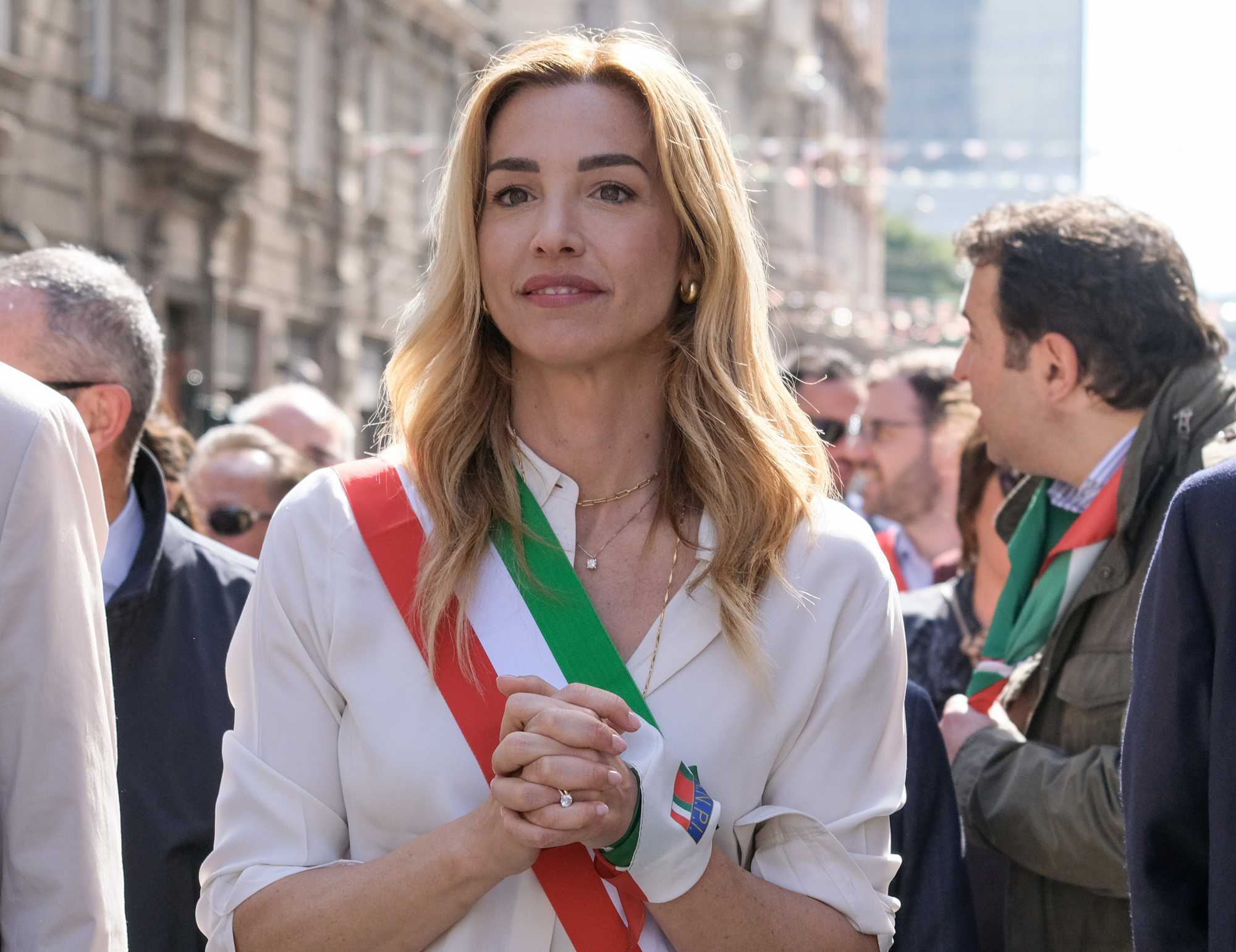 «Salis va in piazza, ma scorda i nostri eroi»