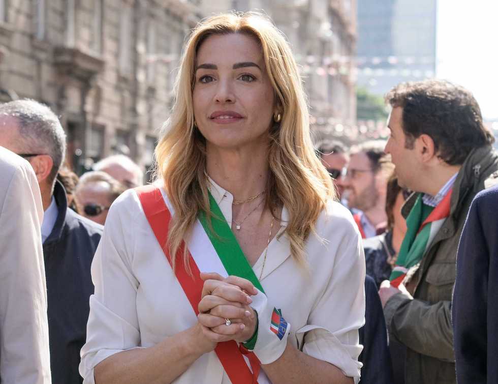 «Salis va in piazza, ma scorda i nostri eroi»