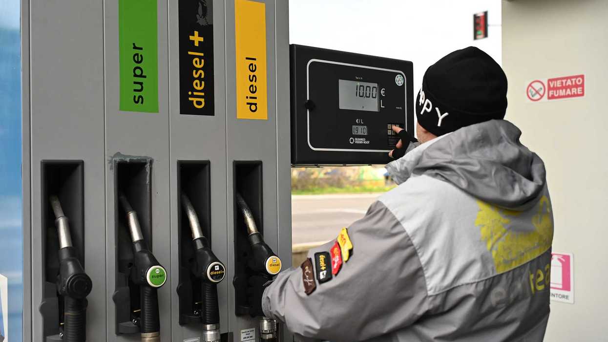Riviste le accise sui carburanti: il prezzo della benzina sale a 1,9 euro