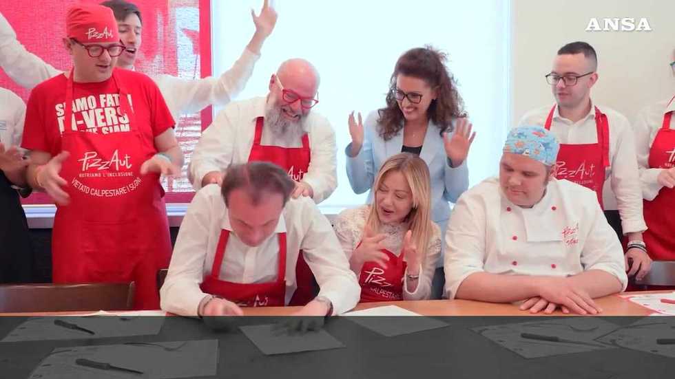 Meloni a PizzAut: «Primo Maggio con i lavoratori più straordinari di tutti»
