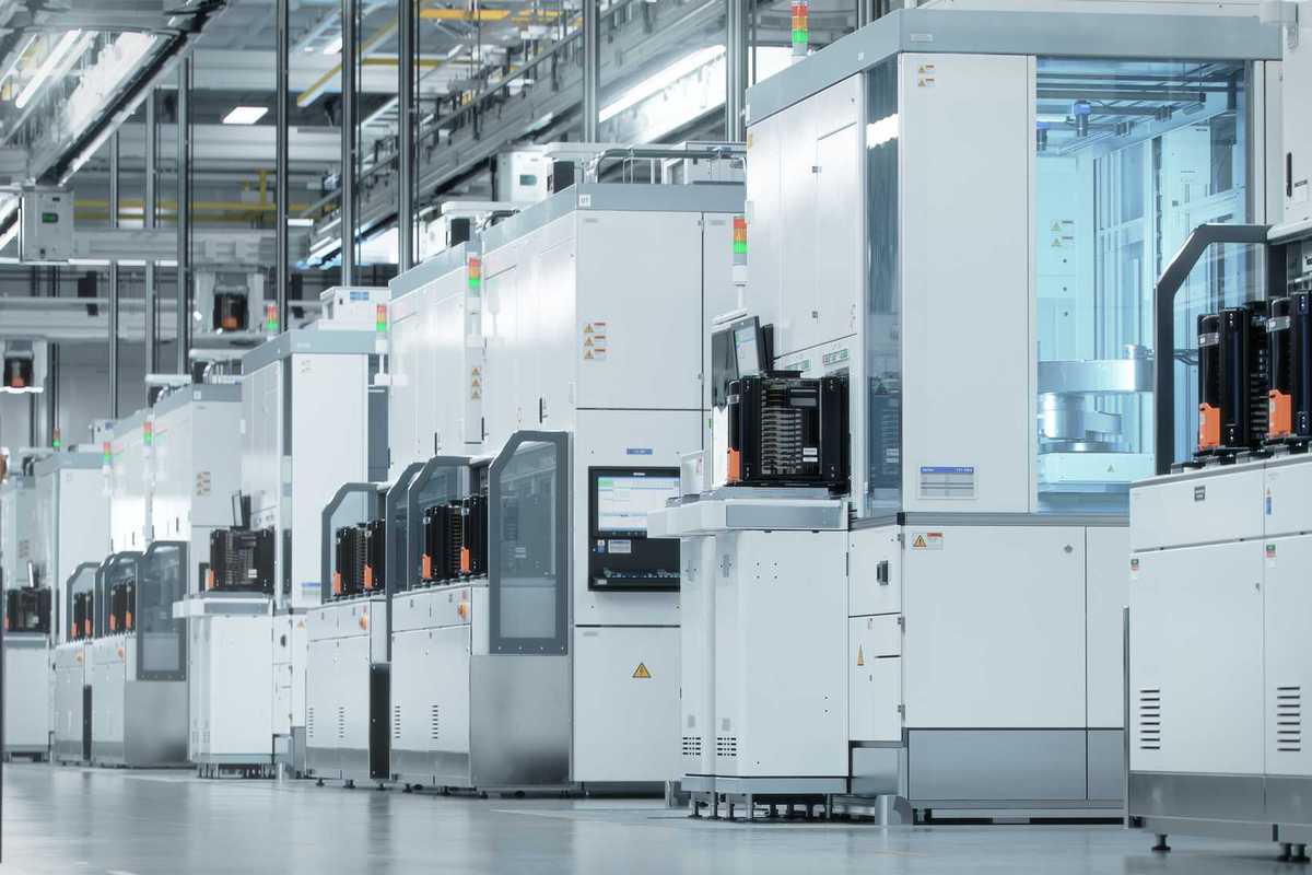 Crisi dell’elio: la guerra blocca il 42% delle forniture e minaccia chip e sanità