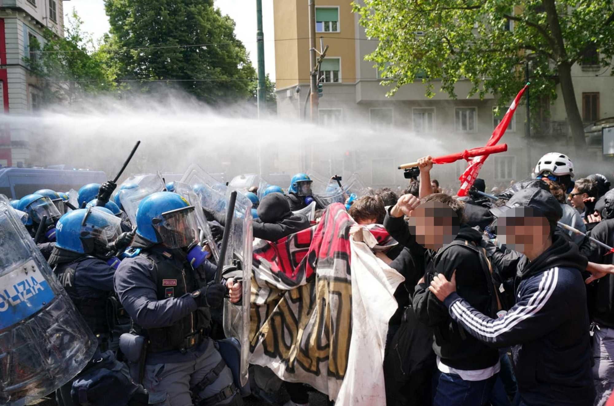 I capi di Askatasuna: «La polizia non ci picchia: dobbiamo provocarla noi»