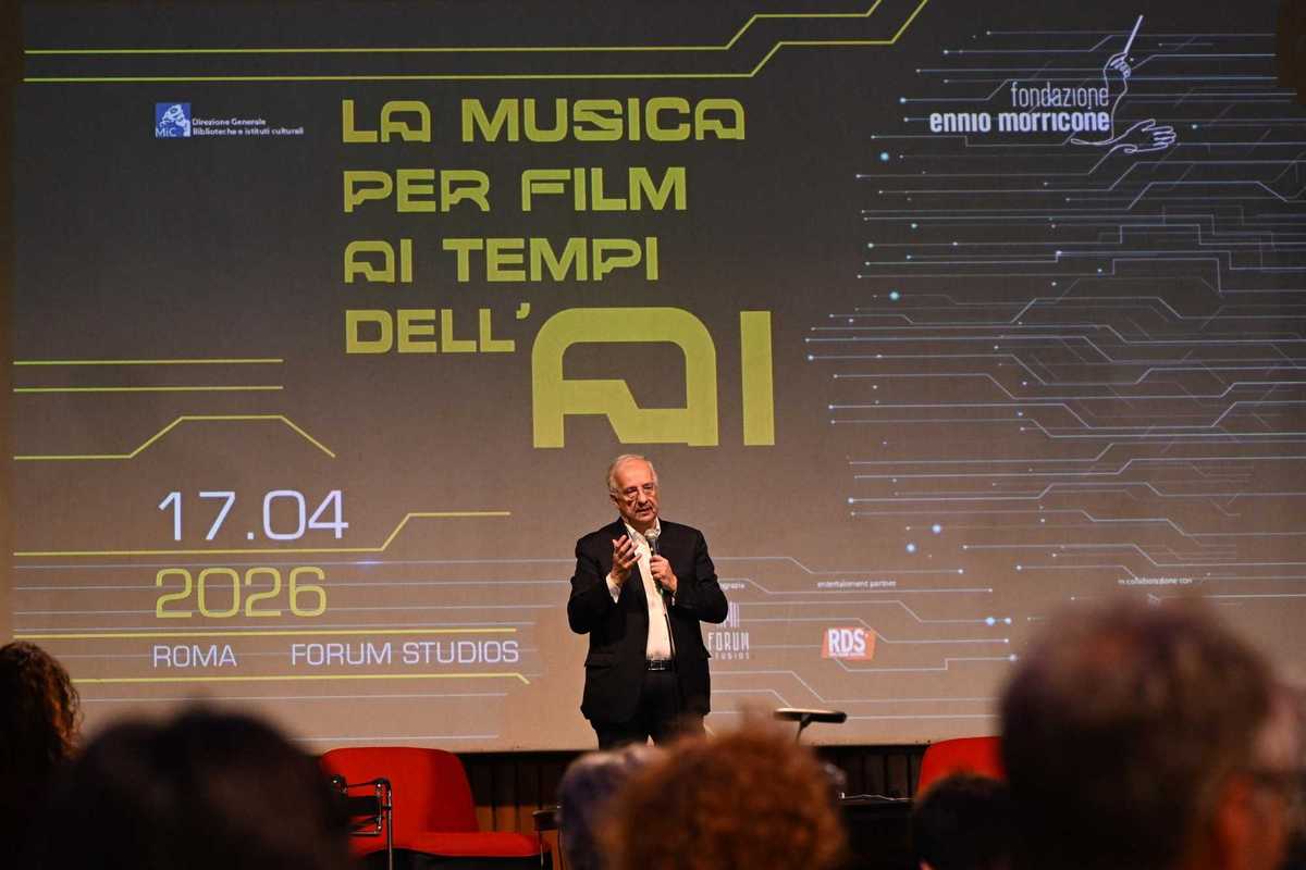 Walter Veltroni intervista l’IA: domande giuste, partner sbagliato