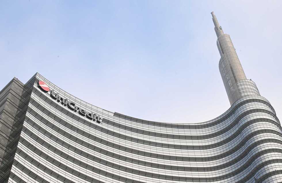 L’Europa sta con Unicredit, Commerz no