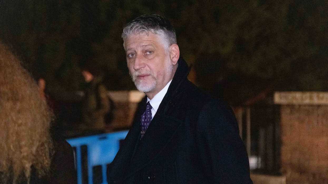 Buttati altri soldi nei film. Ma è Giuli o Franceschini?