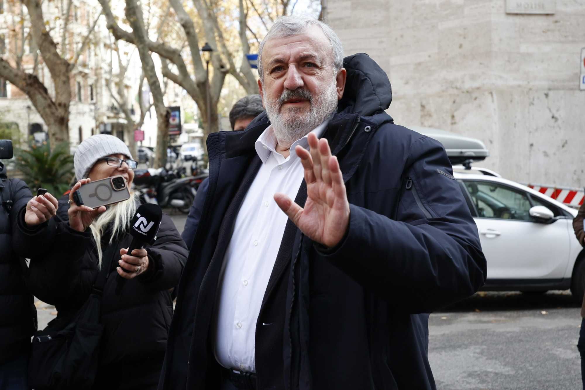 Ma quale toga, Emiliano punta Roma