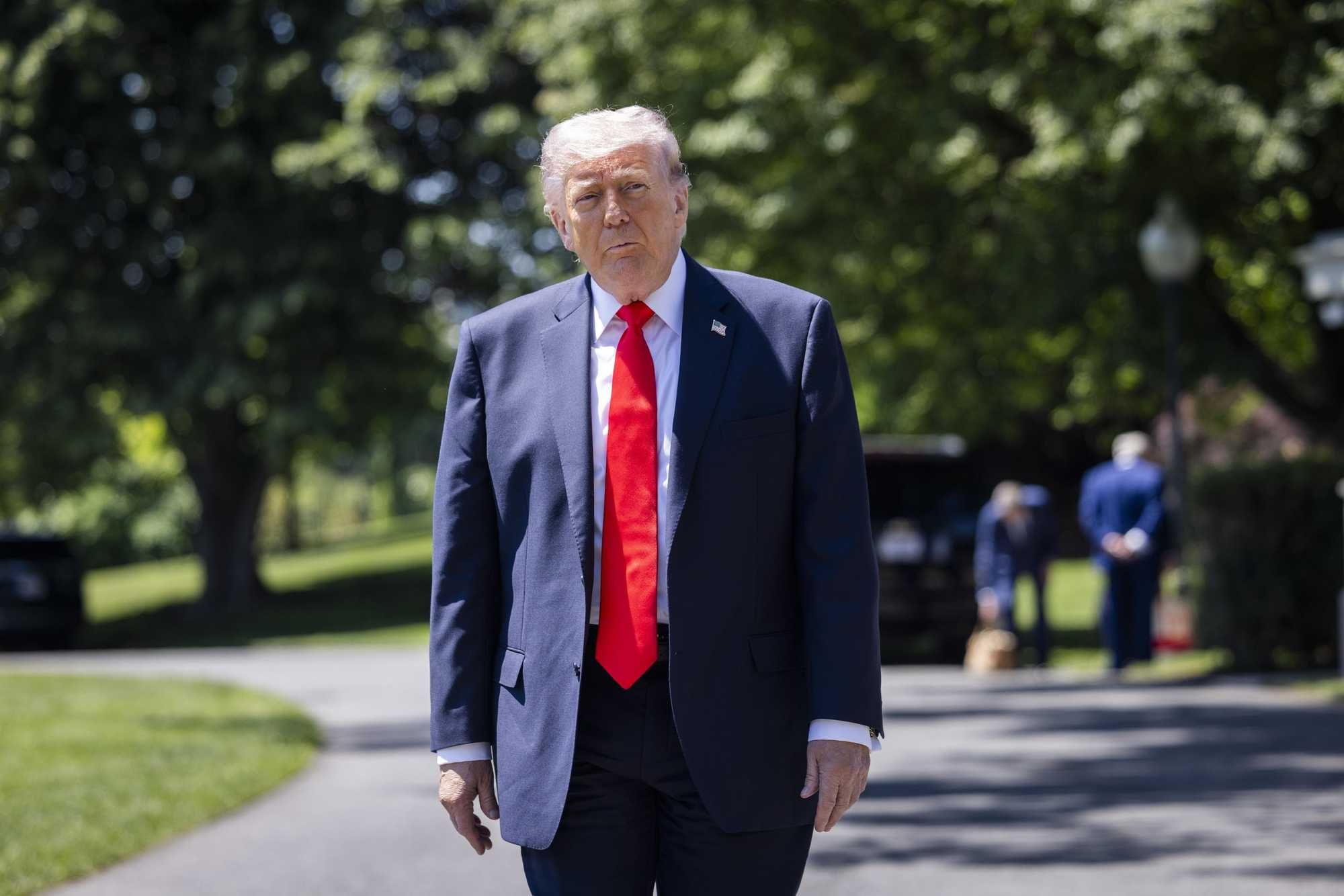 Trump: «Intesa entro settimana prossima». Parigi invia una nave