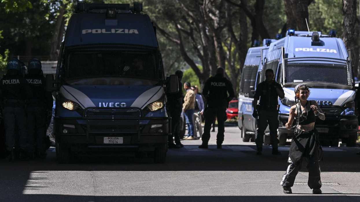 Roma, blitz della Polizia nel centro sociale L38 Squat