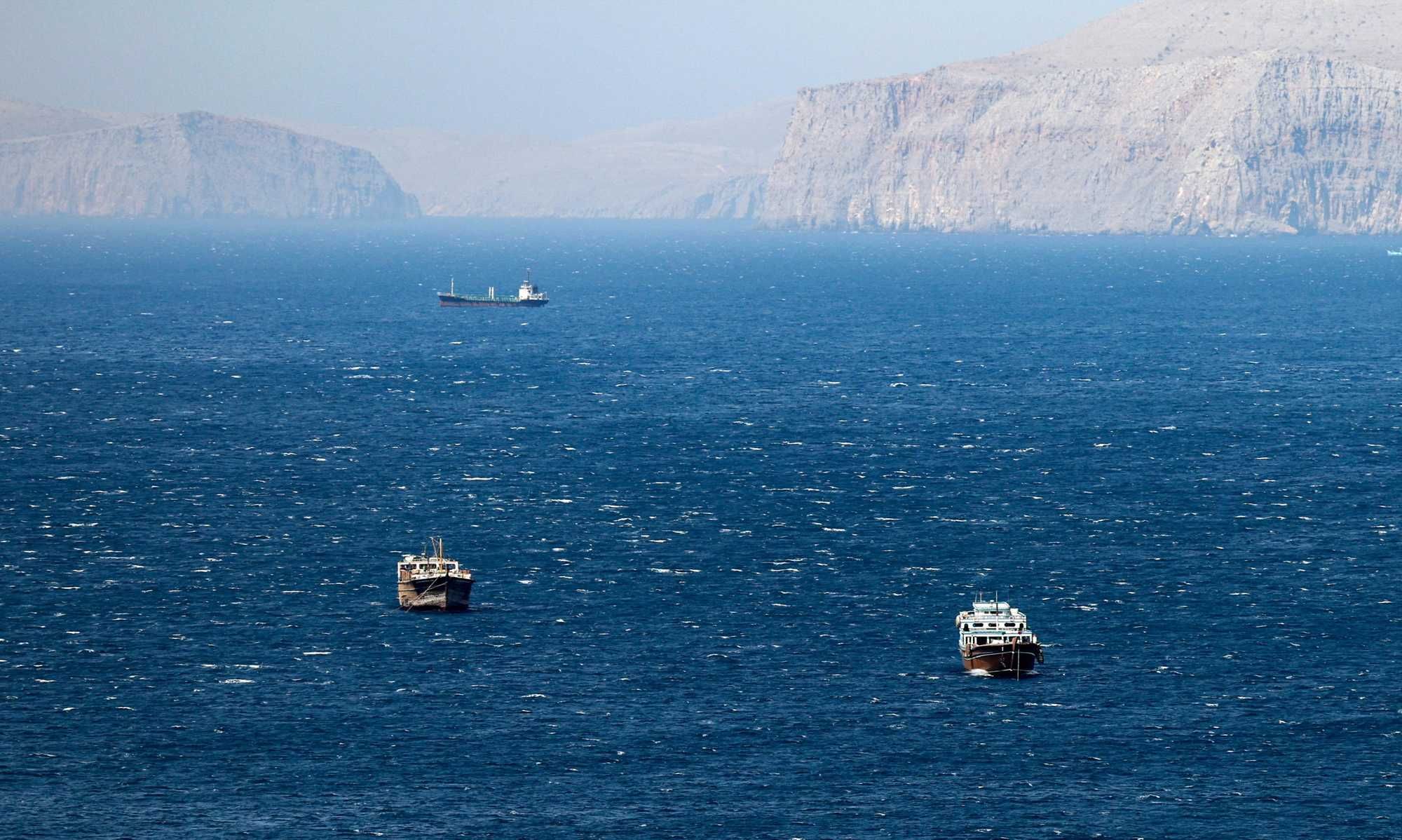 Teheran: «Pasdaran e alcuni Paesi Ue trattano per il passaggio a Hormuz»