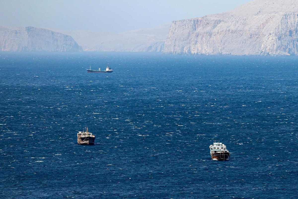 Teheran: «Pasdaran e alcuni Paesi Ue trattano per il passaggio a Hormuz»
