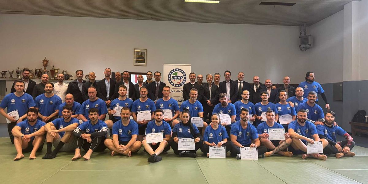 la difficile arte di non sparare perch233 la polizia cerca nuove difese contro le aggressioni