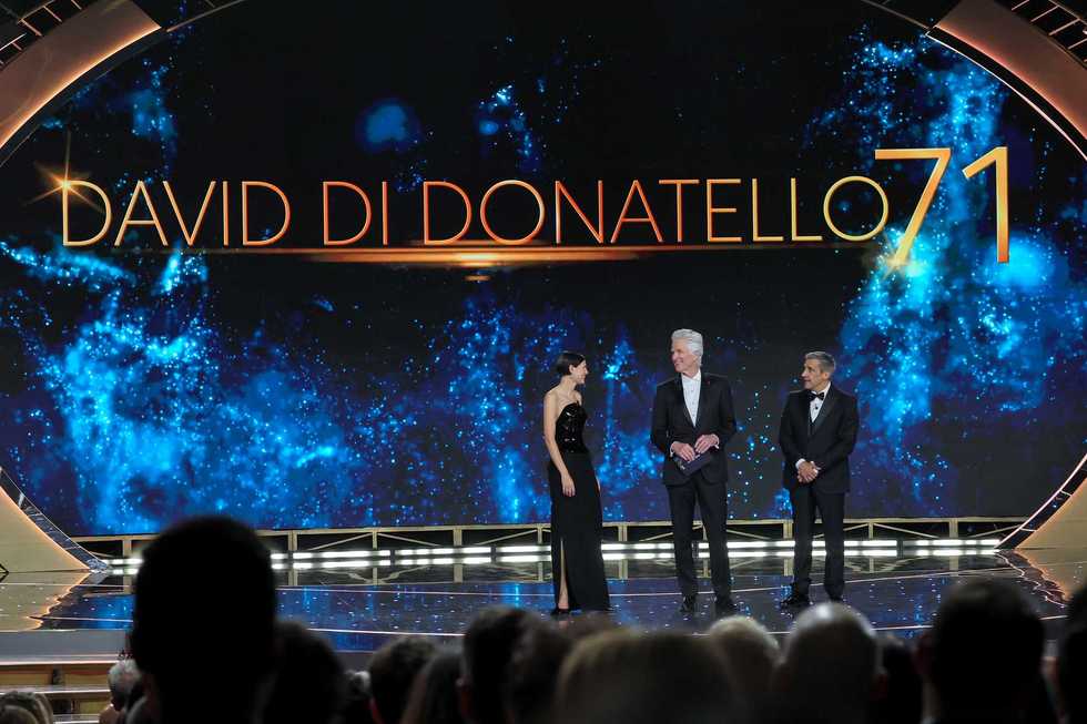 Il cinema italiano spilla quattrini e piange