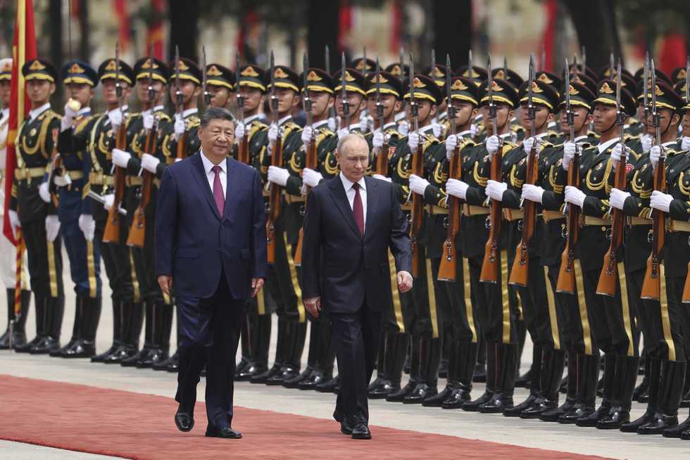 Dopo Trump, Xi riceve Putin. Prove di de-escalation fra tre leader indeboliti