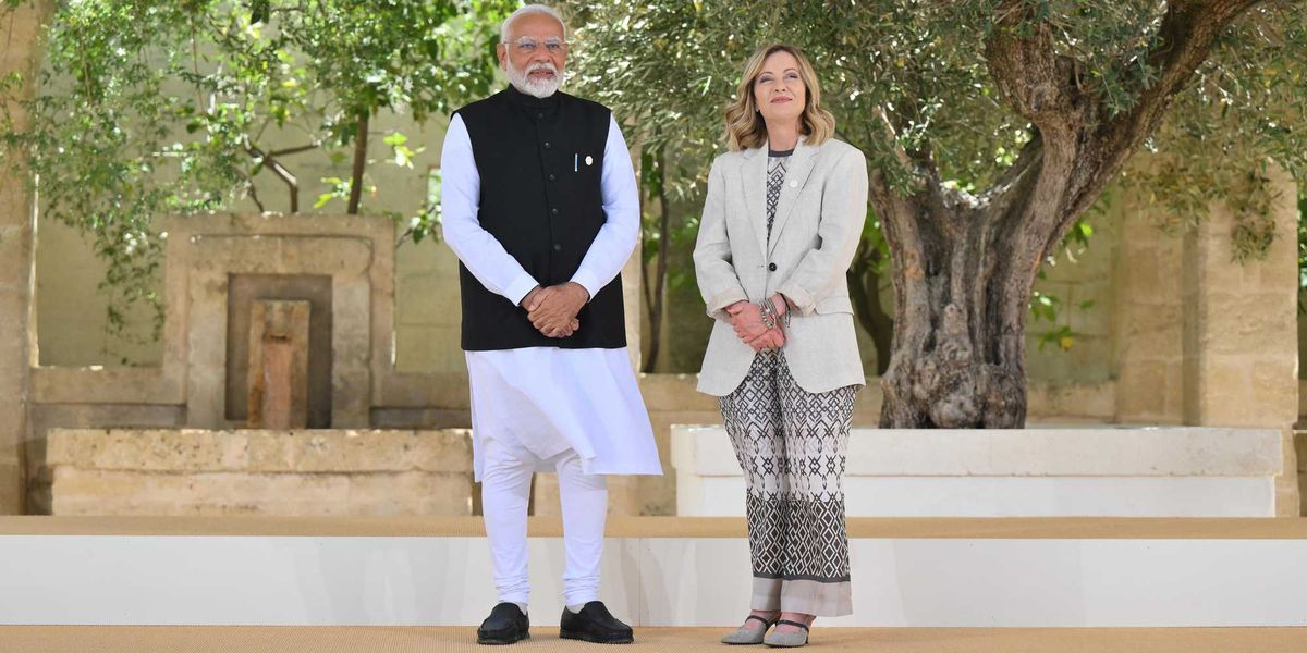 meloni con modi per collaborare su difesa e sviluppo