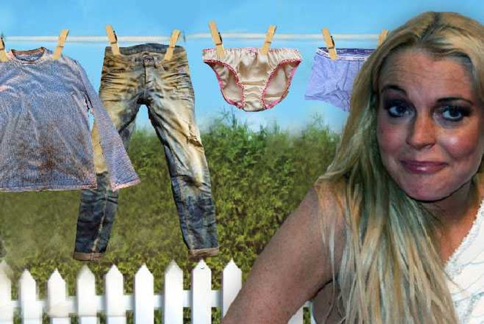 Lindsay Lohan Airs Her Dina Dirty Laundry—Slams Mom On Instagram