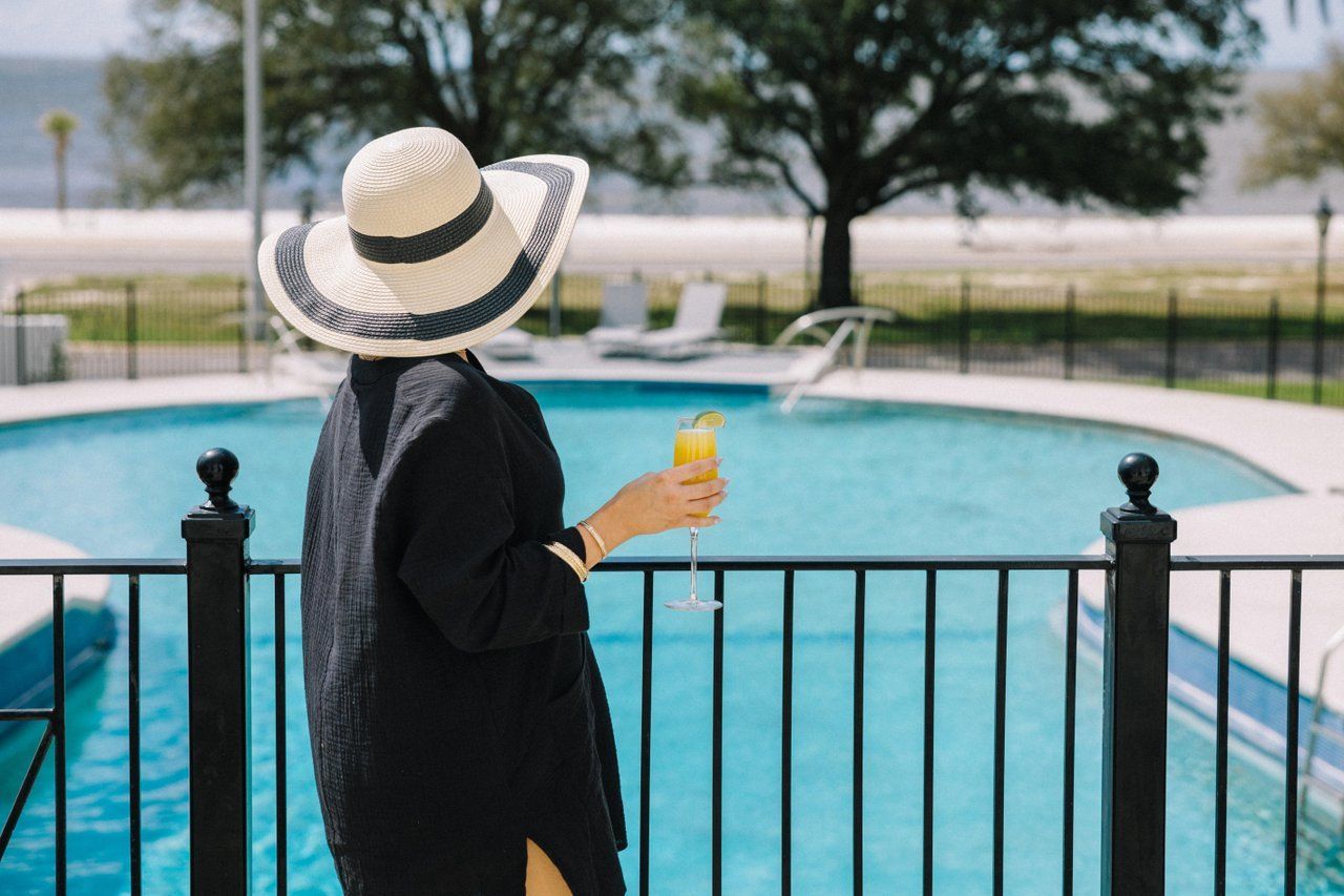 how long to leave tobacco on a sting Wet tobacco on a bee sting? These are the weirdest Southern remedies you've  heard