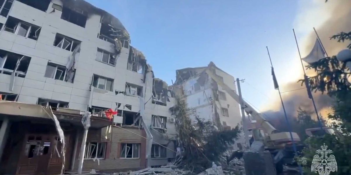 raid di droni ucraini contro un dormitorio di studenti russi 6 morti e 15 dispersi da Laverita.info raid di droni ucraini contro un dormitorio di studenti russi 6 morti e 15 dispersi