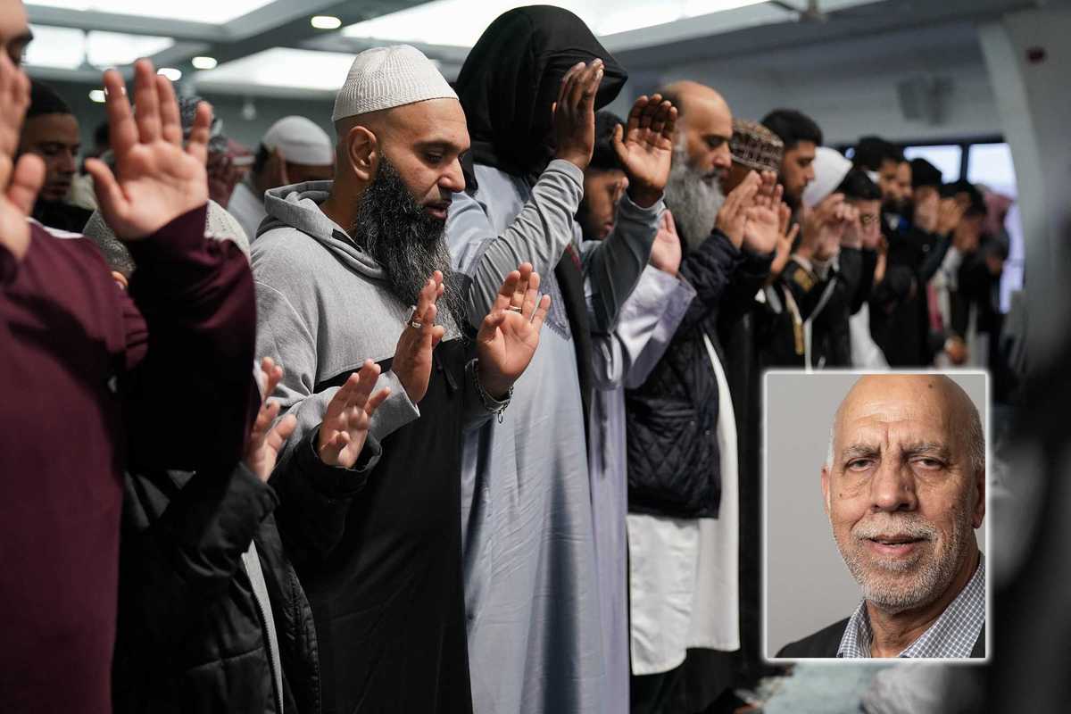 Il nuovo sindaco musulmano della seconda città inglese si porta l’imam in Consiglio