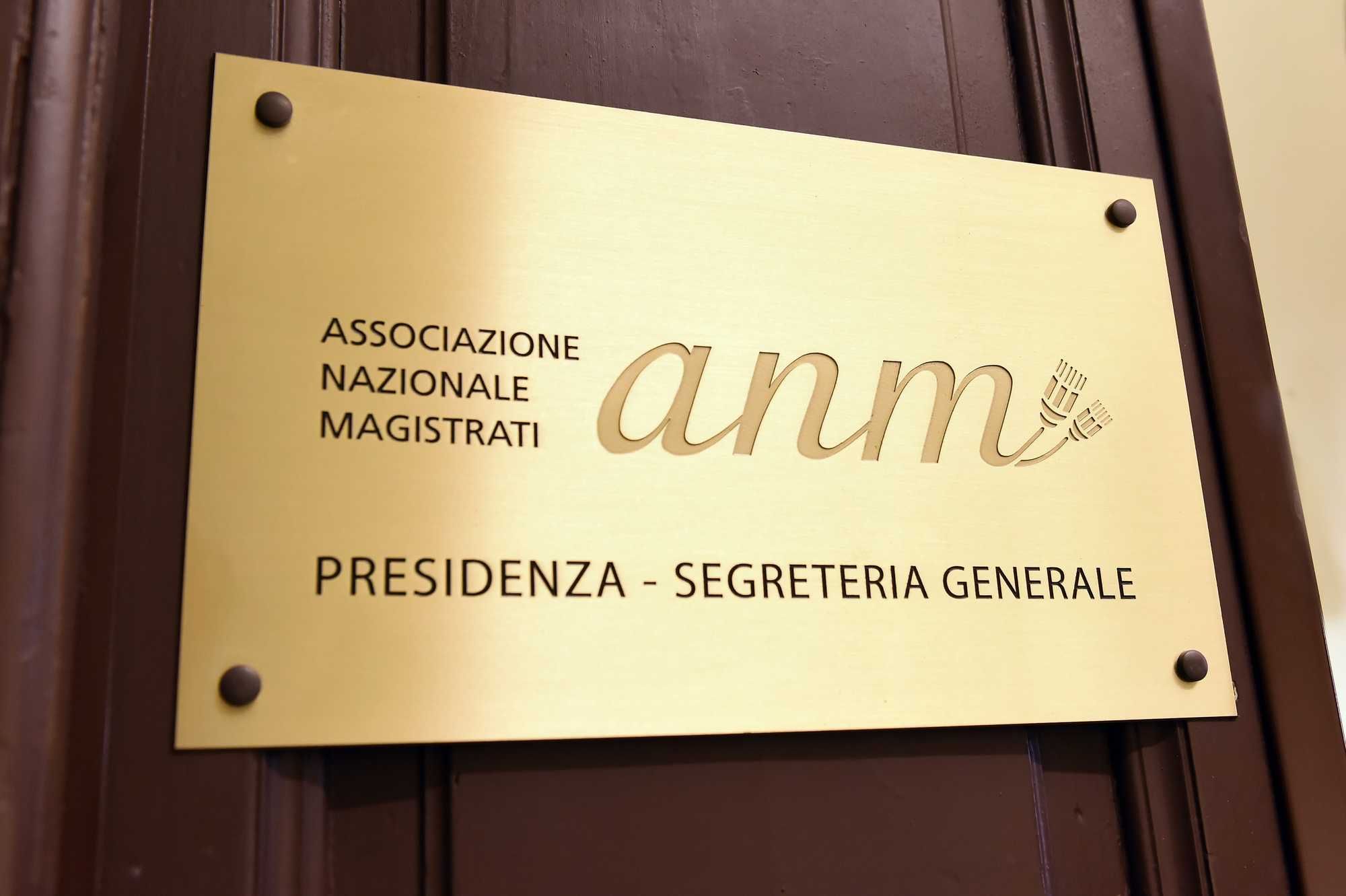 L’Anm si scorda delle vittime di Modena