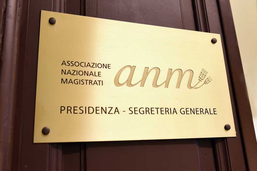 L’Anm si scorda delle vittime di Modena