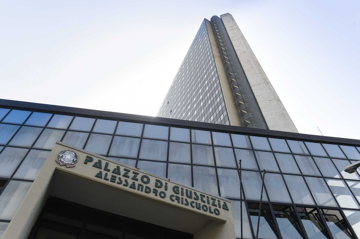 Avvocati pedinati e spiati in Tribunale