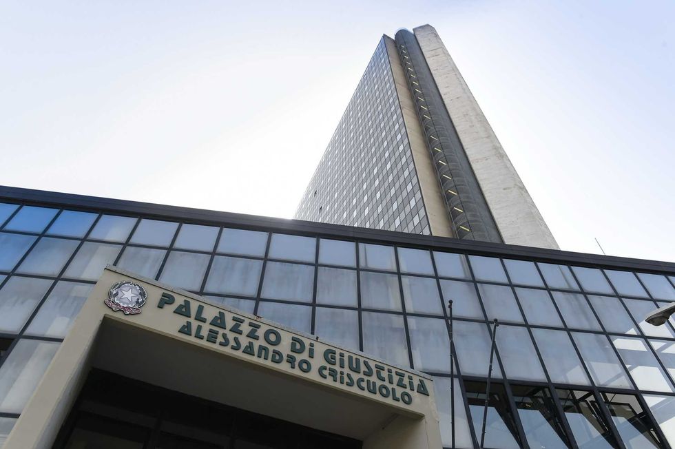Avvocati pedinati e spiati in Tribunale