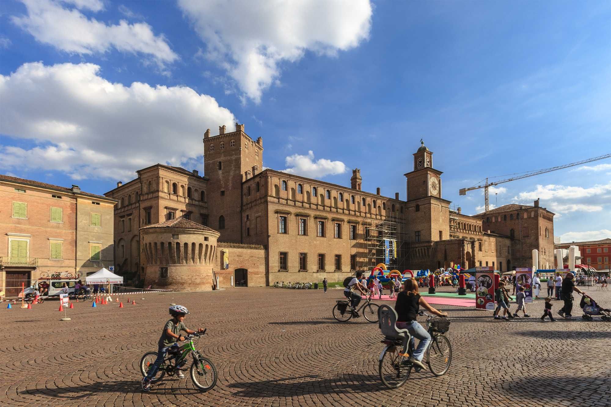 Carpi l’armoniosa. Una città-salotto accogliente e legata alle tradizioni