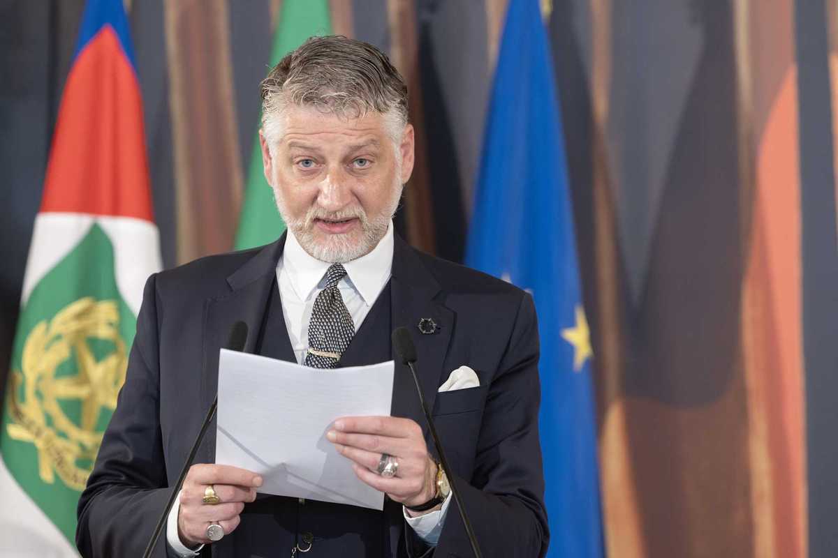 Giuli non si dà pace: «Buttafuoco sbaglia a citare Mattarella»