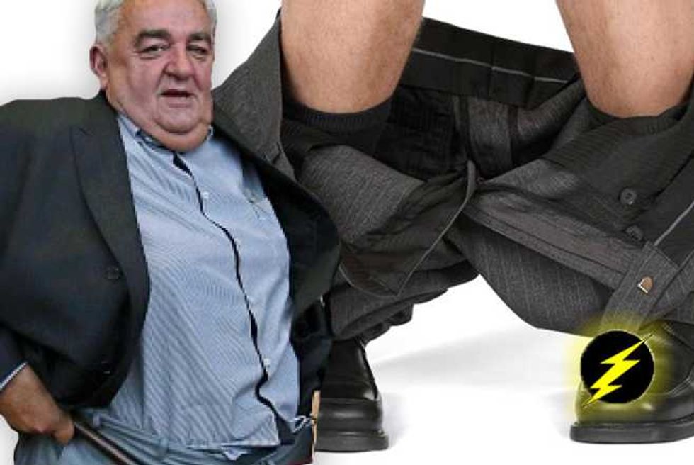 Croatian Human Rights Dude’s Pants Fall Down As He Accepts Award From President