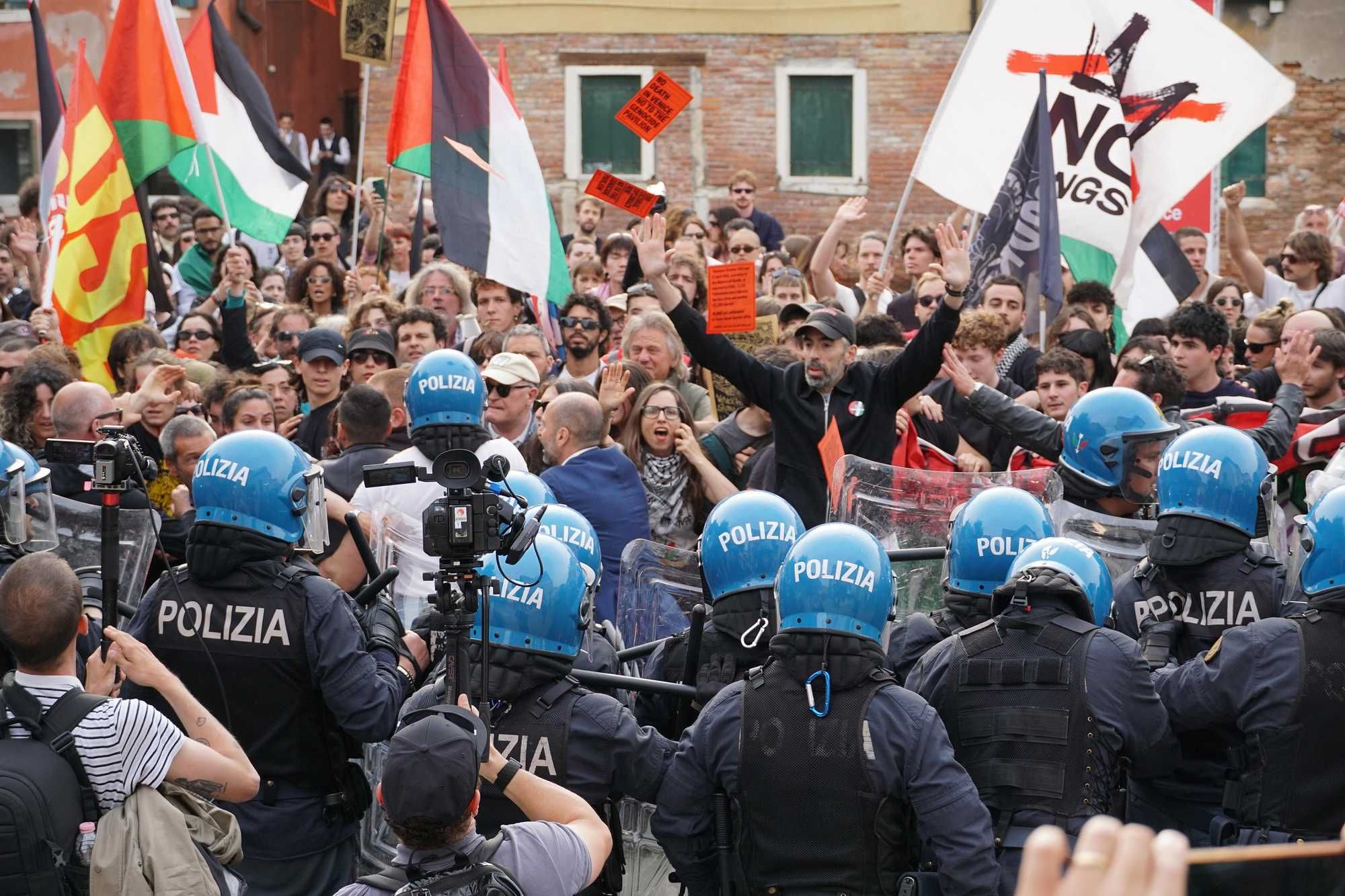Biennale, ora tocca a Israele: furia pro Pal