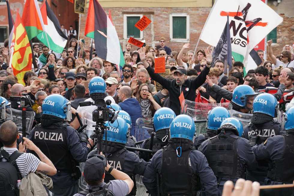 Biennale, ora tocca a Israele: furia pro Pal