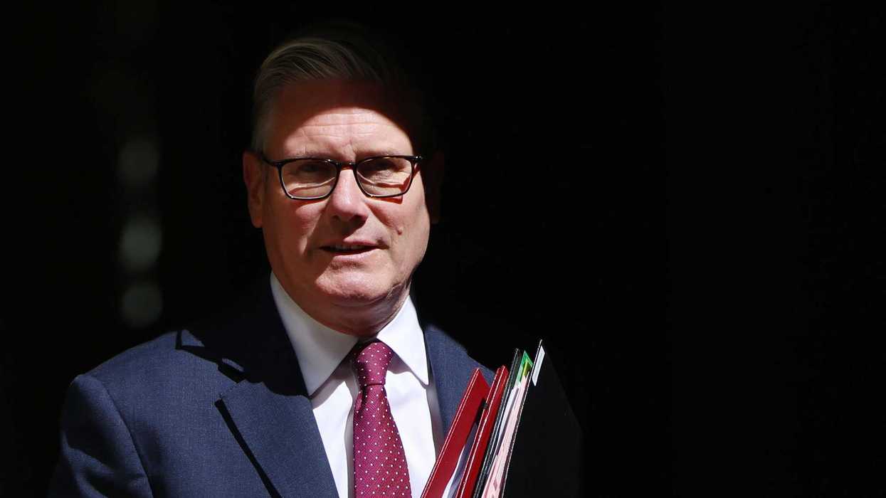 Starmer demolito ma non si dimette. Farage gode: «Il bello deve venire»