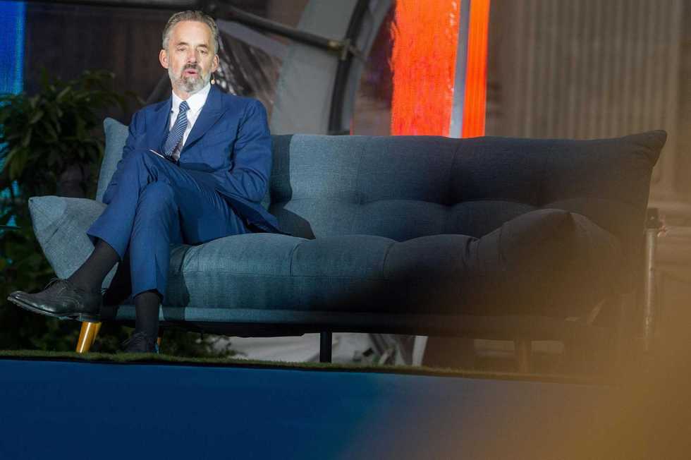 L’ateo Peterson che lotta con Dio per arginare le armate del woke