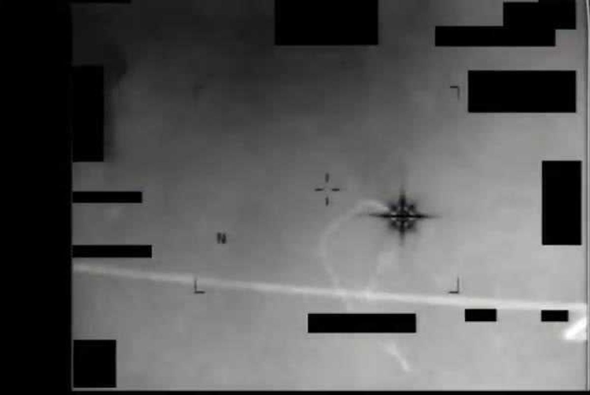 Oggetti sconosciuti e puntini nei cieli. Gli Ufo files svegliano lo spirito americano