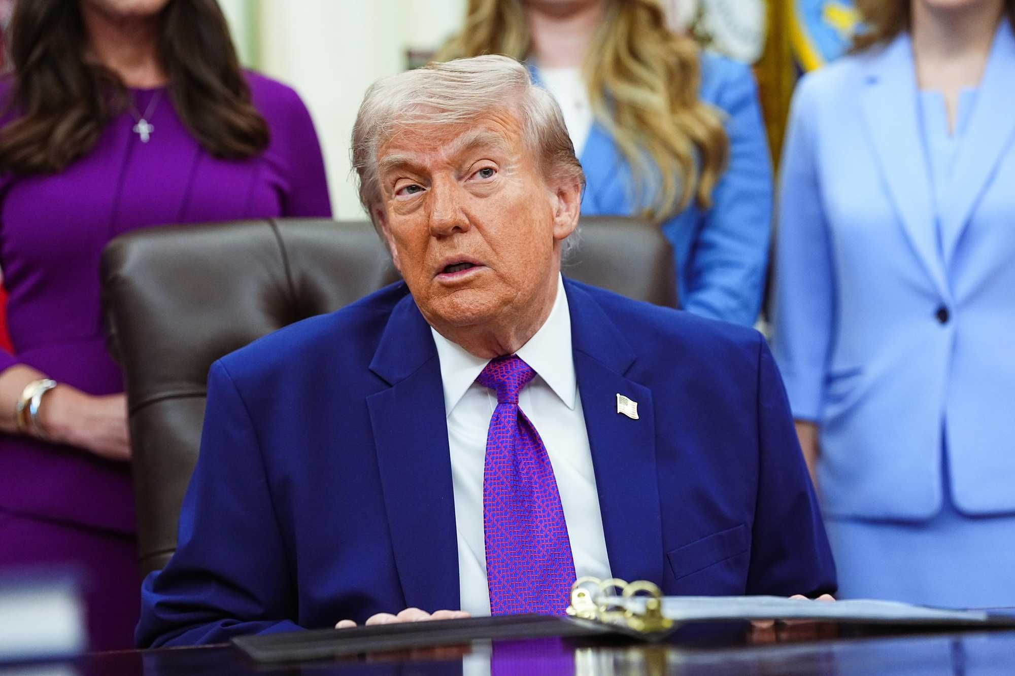 Trump spiazza tutti: «Tregua quasi morta, ma intesa possibile». E attacca pure i curdi
