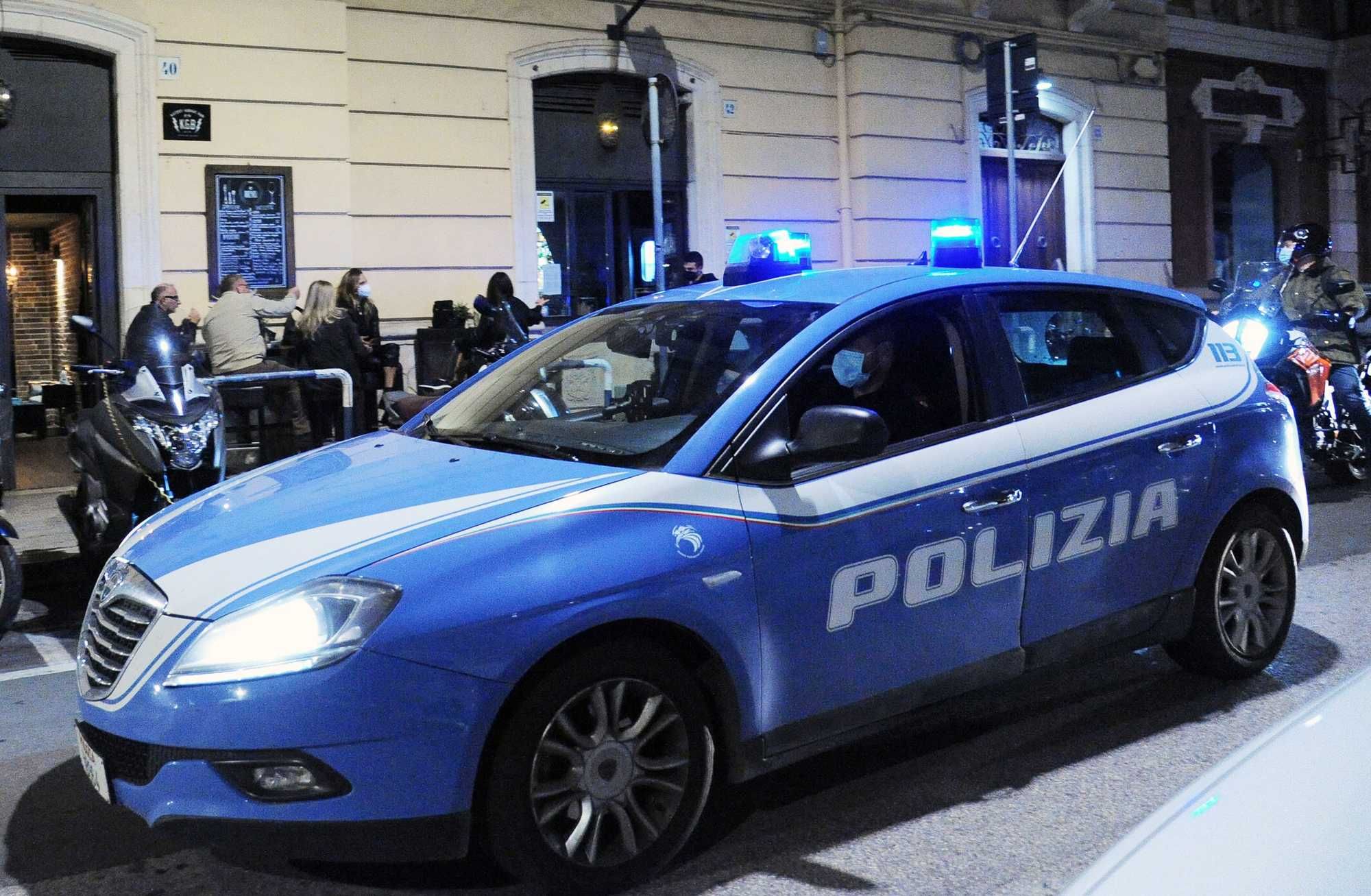 Tunisino accoltella una coppia a Como. Fermato, torna libero