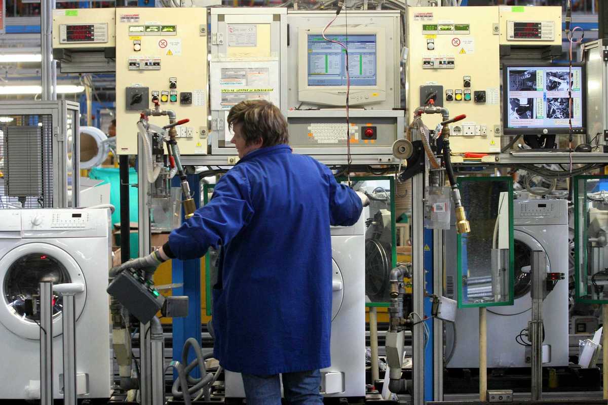 Electrolux fa la dieta per i cinesi. I tagli al «bianco» colpa di Bruxelles